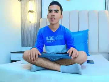Chaturbate Nude Webcam of adam_hill7