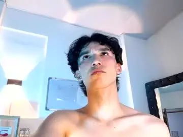 Chaturbate Live Sex Cam of jullian_ricci