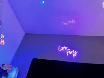 Chaturbate Live Sex Cam of isaxcurves