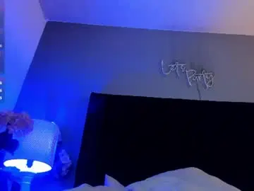Chaturbate Free Live Porn of isaxcurves