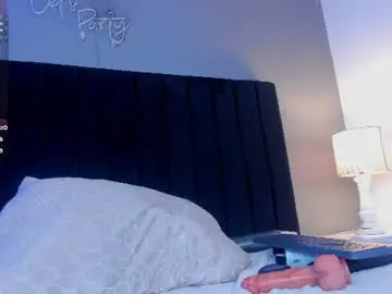 Chaturbate Nude Webcam of isaxcurves