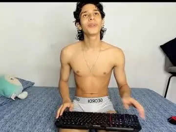 Chaturbate Live Sex Cam of evans_collins24