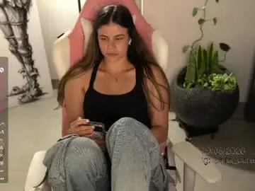 Chaturbate Live Sex Cam of tatiana__cortes18