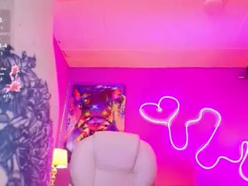 Chaturbate Live Sex Cam of lizz_manson28