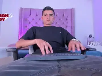 Chaturbate Watch Live Sex Cams of ethan_boy_