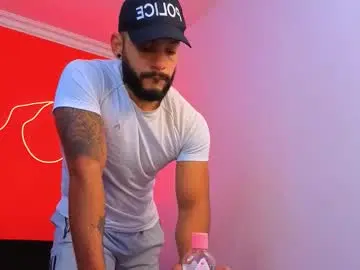 Chaturbate Nude Webcam of mike_savage3