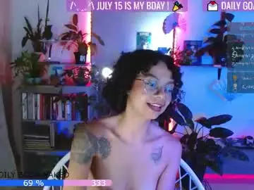 Chaturbate Adult Video Chat of sweet_bluee