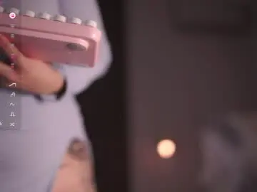 Chaturbate Live Sex Cam of foxylovesyou