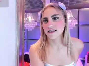 Chaturbate Free Porn Cam of lil_sarah18