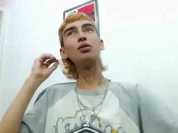 Chaturbate Sex Cam of ttimy_x_boy