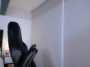 Chaturbate Live Sex Cam of christianvalenzia