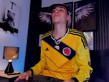 Chaturbate Live Sex Cam of ell_pbc