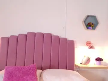 Chaturbate Live Sex Cam of katia_moree