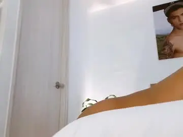 Chaturbate Live Sex Cam of russell_adams_