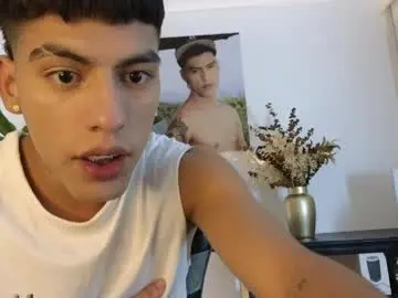 Chaturbate Free Porn Cam of russell_adams_