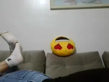 Chaturbate Watch Live Sex Cams of _hidden_frommymoom_
