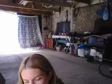 Chaturbate Nude Webcam of _hidden_frommymoom_