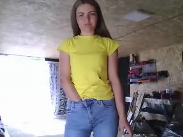 Chaturbate Sex Chat of _hidden_frommymoom_