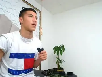 Chaturbate Sex Cam of mr_porn_9