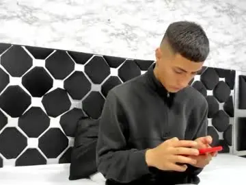 Chaturbate Sex Cam of mr_porn_9