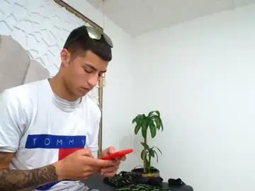 Chaturbate Nude Webcam of mr_porn_9
