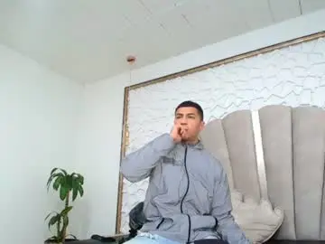 Chaturbate Adult Webcam of mr_porn_9