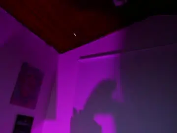 Chaturbate Free Porn Cam of ale_alejandra