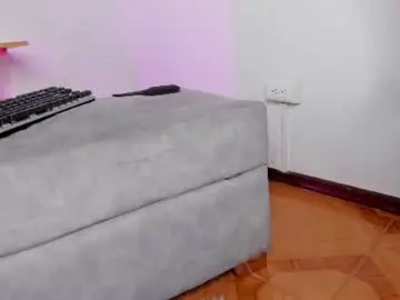 Chaturbate Free Porn Cam of ale_alejandra