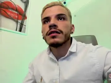 Chaturbate Live Sex Cam of lian_ferrer_