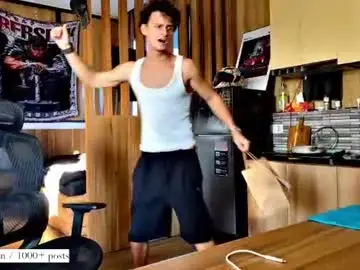 Chaturbate Free Porn Cam of atreyon