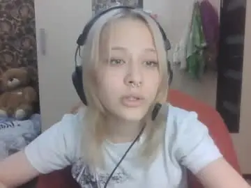 Chaturbate Live Sex Cam of candyceisgrigg