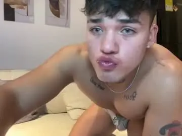 Chaturbate Live Sex Cam of iron_tous