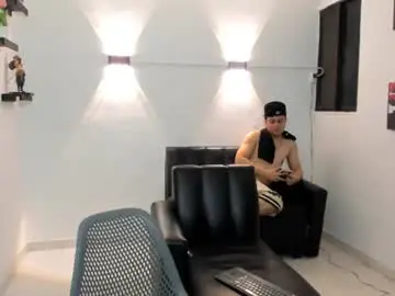 Chaturbate Live Sex of santy_stump
