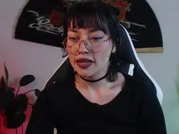 Chaturbate Live Sex Cam of elly_uwuw