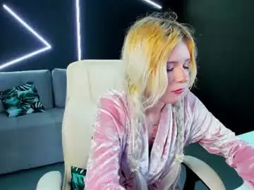 Chaturbate Nude Webcam of kiki_peach