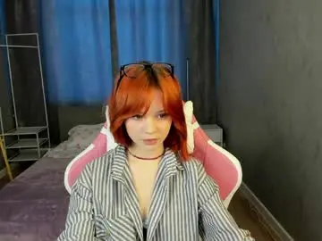 Chaturbate Live Sex Cam of loly_cuttie