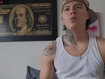 Chaturbate Live Sex Cam of sahara_n_thiago