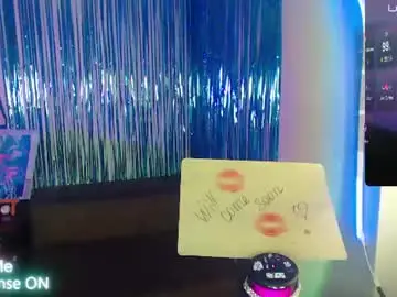 Chaturbate Live Sex Cam of aleximka
