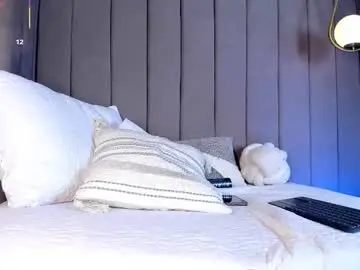 Chaturbate Live Sex Cam of elise_diamond