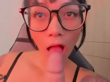 Chaturbate Live Sex Cam of alice_rausing