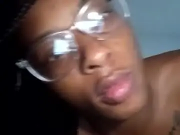 Chaturbate Live Sex Cam of minniehunney