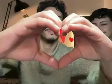 Chaturbate Live Sex Cam of noah_and_steven
