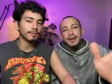 Chaturbate Live Sex Cam of noah_and_steven