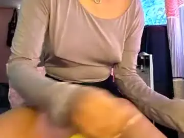 Chaturbate Sex Cam of petite_loverr