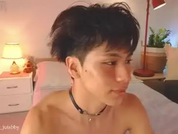 Chaturbate Free Live Porn of tommyfoxboy