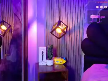 Chaturbate Best live sex cam show of ambar_smithe