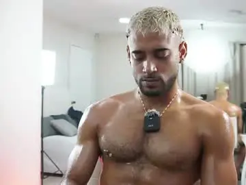 Chaturbate Adult Webcam of emiliobrandon__