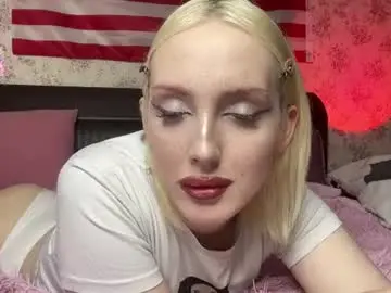 Chaturbate Live Sex Cam of llinabarbie