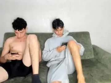 Chaturbate Live Porn of pelusos_mens