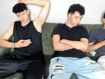 Chaturbate Best live sex cam show of pelusos_mens